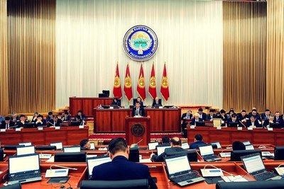 Новый глава парламента Кыргызстана уходит в отставку