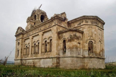 Армянские вандалы не щадят и православные храмы