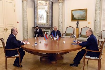 Главы служб безопасности Азербайджана и Армении встретились в Москве