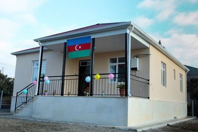 Семьи шехидов и инвалиды Карабахской войны получили около 60 домов в регионах Азербайджана
