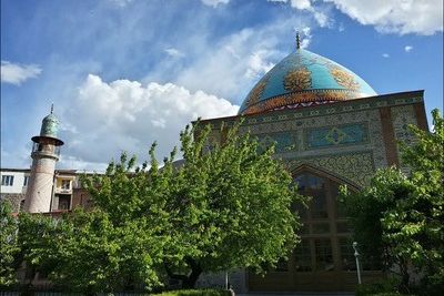 Голубая мечеть - единственный сохранившийся памятник исламской культуры в Армении