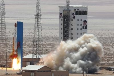 Минобороны Ирана испытало новую ракету-носитель