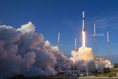 SpaceX отправила на орбиту еще 60 спутников глобального интернета
