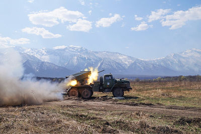 Артиллеристы ЮВО потренировались в дуэлях в горах Северной Осетии