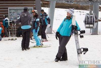 Застрявшего в снегу сноубордиста нашли на Эльбрусе