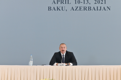 Ильхам Алиев: помня о прошлом, мы должны смотреть в будущее