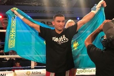 Непобежденный боксер из Казахстана узнал, с кем проведет следующий бой