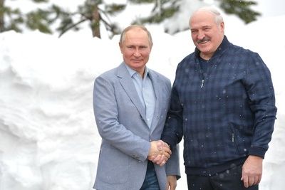 Путин и Лукашенко обсудили послевоенное урегулирование в Карабахе