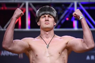 Российский боец Волков подписал новый контракт с UFC
