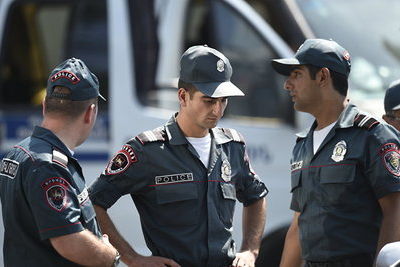 Дорожную полицию Еревана сменили патрули