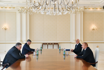 Ильхам Алиев и Алексей Оверчук обсудили работу трехсторонней группы 