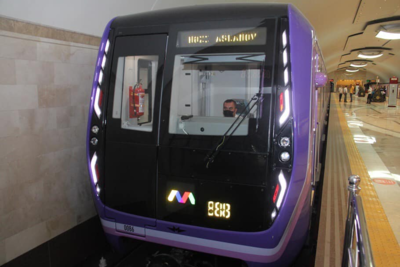 Четыре новых поезда из России начали курсировать в Бакинском метро (ФОТО)
