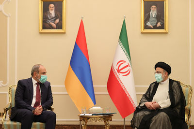 Пашинян и Раиси обсудили укрепление торгово-экономических связей