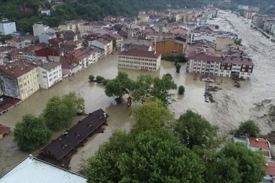 Наводнение в Турции набирает силу, уже девять погибших