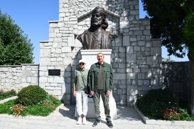 Ильхам Алиев и Мехрибан Алиева открыли отреставрированные памятники культуры в Шуше