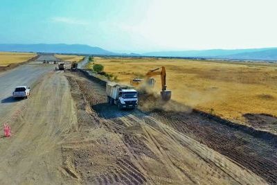 В Азербайджане продолжается строительство автодороги Барда - Агдам