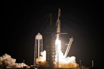 SpaceX вывела в космос Crew Dragon с гражданским экипажем