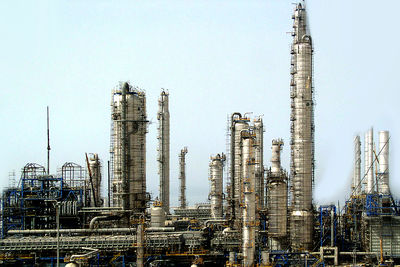 Иран намерен за три года в полтора раза нарастить мощность нефтепереработки