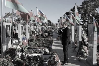 Посол США почтил память шехидов в Азербайджане