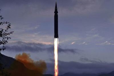 Северная Корея испытывает гиперзвуковую ракету