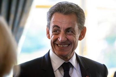 Экс-президента Франции осудили на один год