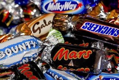 Россияне могут остаться без популярных шоколадных батончиков