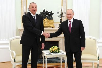 Ильхам Алиев поздравил Владимира Путина с 69-летием