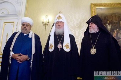 Аллахшукюр Пашазаде и Гарегин II прилетели в Москву