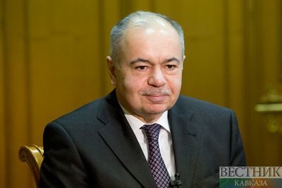 Умаханов переназначен сенатором от Дагестана