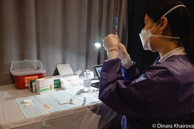 Треть грузинских медиков не сделали прививку от коронавируса