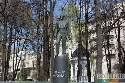 В Москве отремонтируют памятник Муслиму Магомаеву