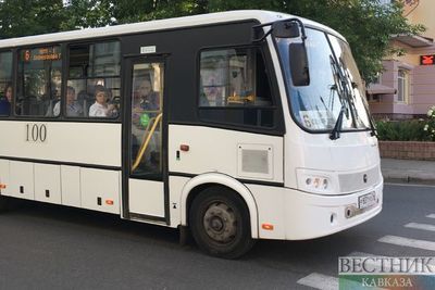 Неадекватный кондуктор автобуса напугал жителей Караганды