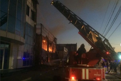 Магазин горит более чем на 1 тысяче кв м в Адыгее