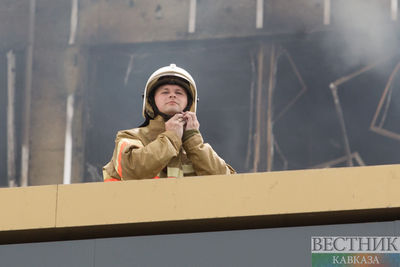 В Москве тушили пожар в здании центра колопроктологии