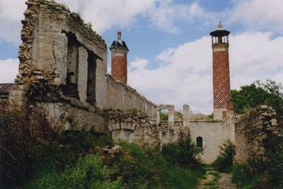 В освобожденных районах Азербайджана уничтожено 95 процентов памятников истории и культуры