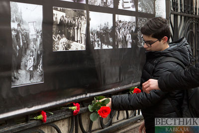 Азербайджан почтил минутой молчания память шехидов &quot;Черного января&quot;