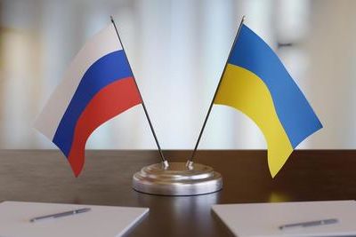 Советник главы ЛНР озвучил причину затягивания Украиной переговоров с Россией