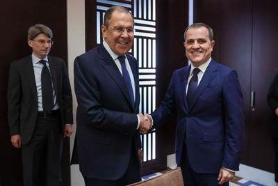 Лавров и Байрамов проводят встречу в Душанбе