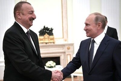 Владимир Путин поздравил Ильхама Алиева с Днем Независимости