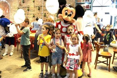 Лейла Алиева организовала праздник для детей в Гяндже (ФОТО)