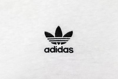 Adidas не спешит возобновлять деятельность в России
