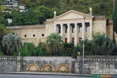Оппозиция вернула властям Абхазии парламент, Кабмин и администрацию президента