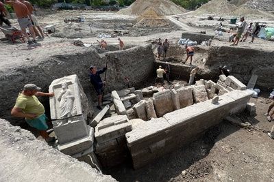 Уникальный погребальный комплекс нашли археологи к югу от Херсонеса
