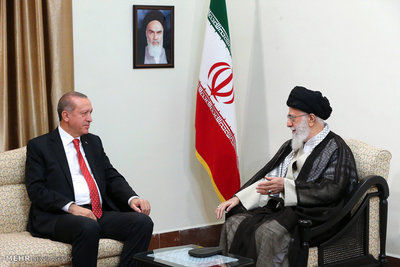 Хаменеи предостерег Эрдогана от военной операции в Сирии