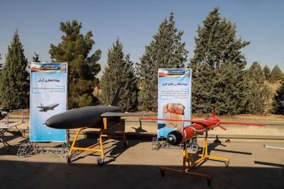 Иран показал свой новый беспилотник и систему ПВО