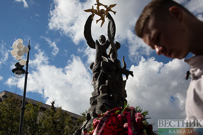 В Москве почтили память жертв теракта в Беслане (фоторепортаж)