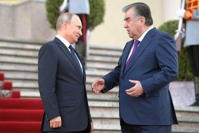 Рахмон поздравил Путина с юбилеем