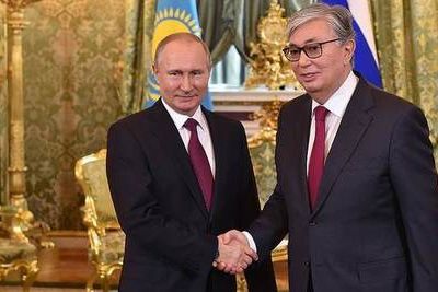 Путин поздравил Токаева с Днем Республики
