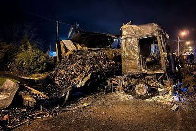 В ночном ДТП под Краснодаром сгорели два грузовика