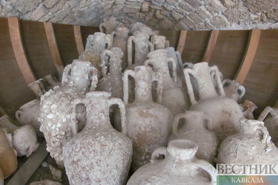 Европейскую посуду XVII века нашли археологи в Смирне (ВИДЕО)